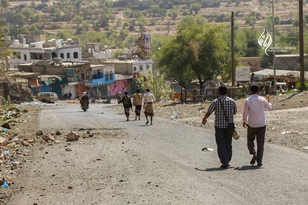 قيادات عسكرية إصلاحية في تعز تواصل اختطاف فتاة منذ أسبوعين