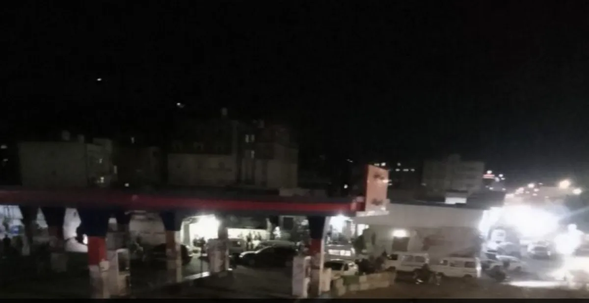 بوادر أزمة مشتقات نفطية تضرب مناطق سيطرة عصابة الحوثي