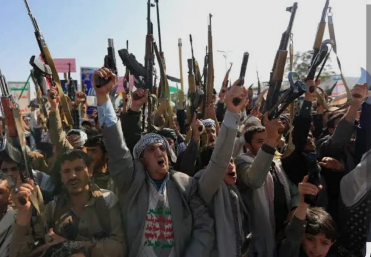 على خلفية إصرار قادتها على وضع اليمنيين دروعًا بشرية لنظام إيران المنهار .. انقلاب متوقع في صنعاء ضد عصابة الحوثي الإيرانية