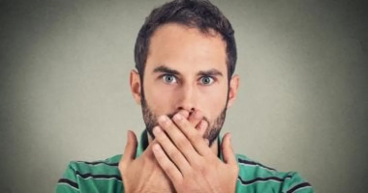 التجشؤ المتكرر: متى يقلقك حقًا ويكون علامة تحذيرية؟