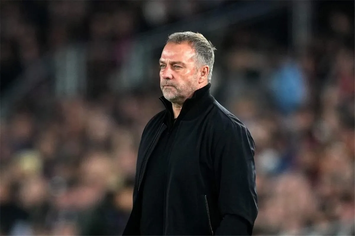 شرط وحيد يحدد مستقبل هانز فليك مع برشلونة: مصير لابورتا في الميزان