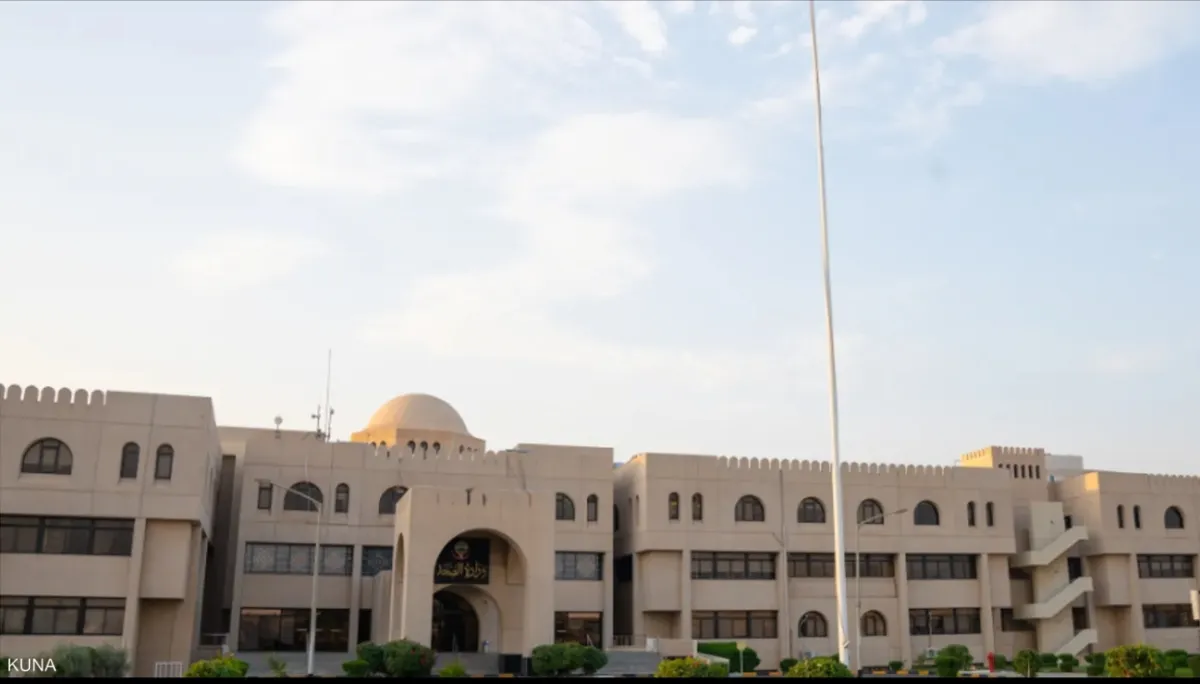 الكويت: 6 إصابات جراء سقوط مقذوفات وشظايا في منطقة سكنية