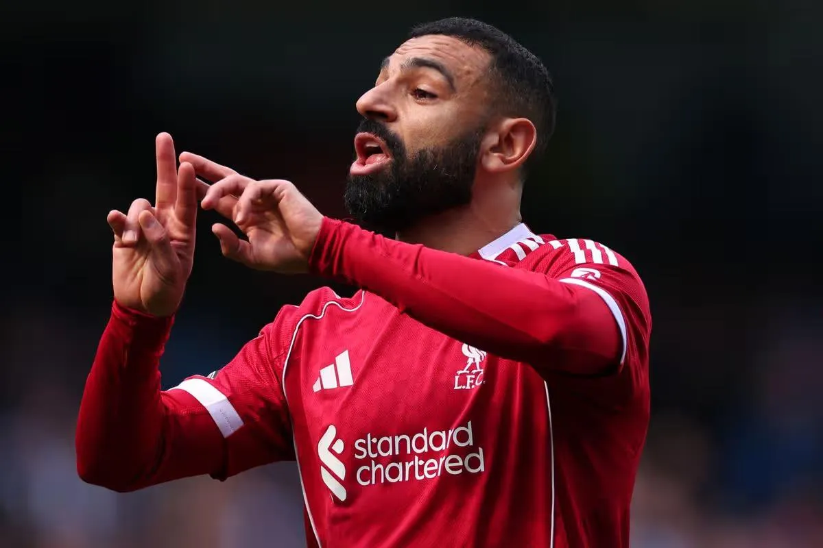 ليفربول في مهب الريح: صحفي إفريقي يصف الفريق بـ "أضحوكة الكرة الإنجليزية"