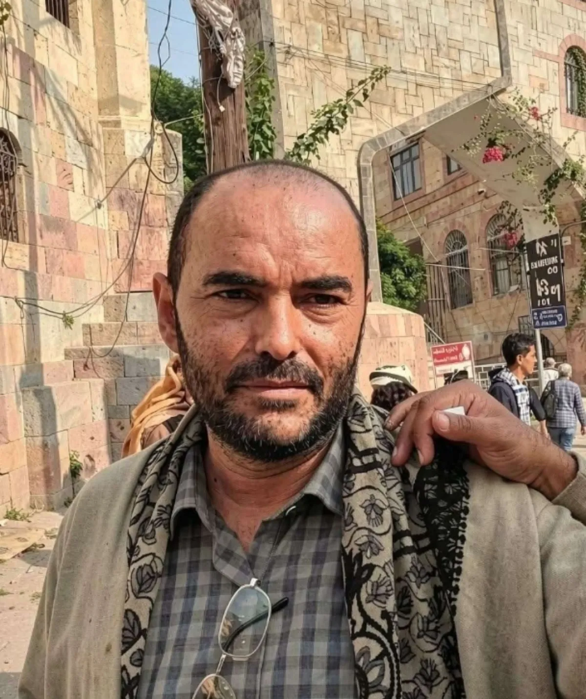 مشرف حوثي يختطف مدير مدرسة في ذمار بسبب خلاف على نشر أفكار طائفية بين الطلاب