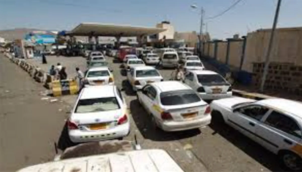 أزمة جديدة تُضاف إلى أزمات عدة وسط عجز حكومي..   ارتفاع مفاجئ للمشتقات النفطية في المناطق المحررة