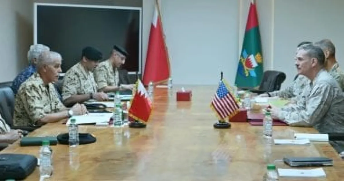 البحرين والولايات المتحدة تناقشان التعاون العسكري المشترك