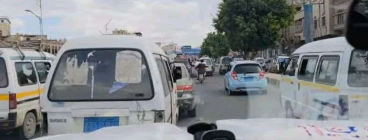 عريس يتسبب بشلل مروري في شارع الستين بصنعاء