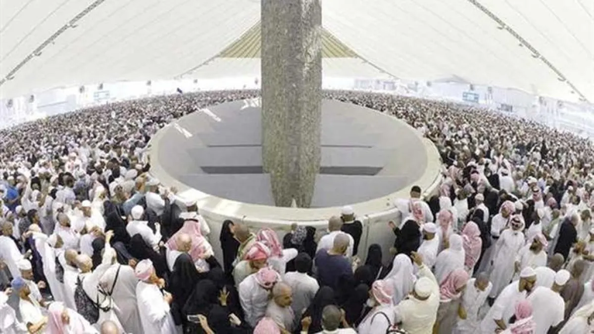 الحجاج يواصلون رمي الجمرات في ثاني أيام التشريق مع بدء التعجل