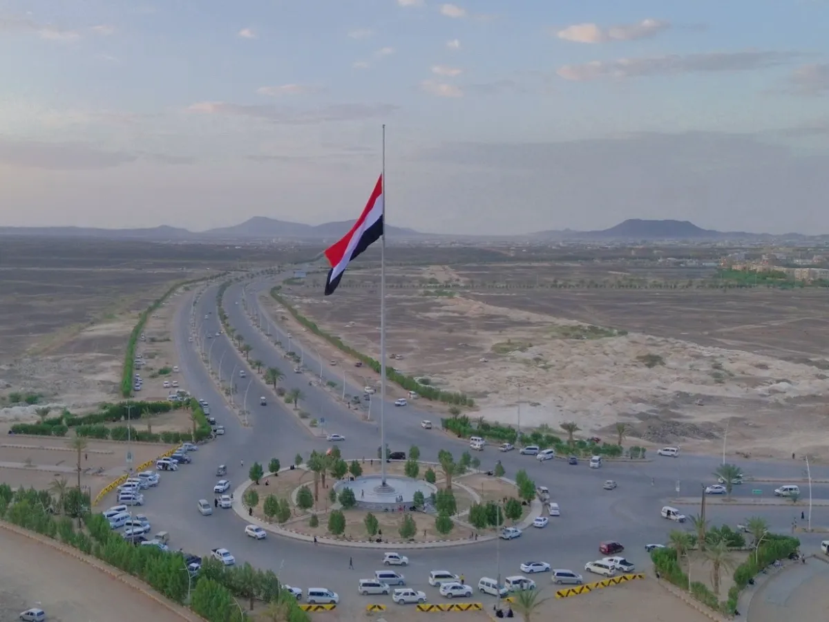 حريق هائل في عتق بشبوة يخلف خسائر بالملايين دون إصابات