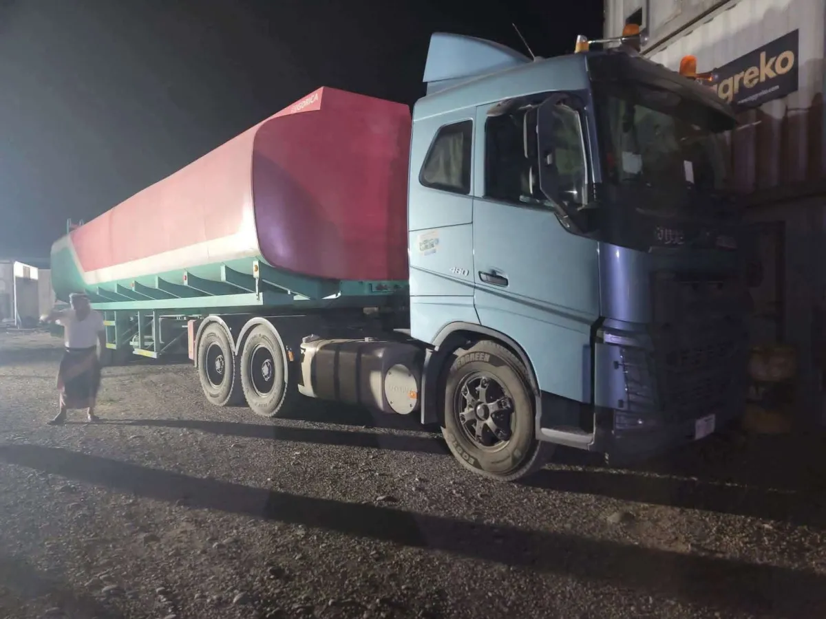 السماح بمرور شحنة ديزل لمحطات كهرباء عدن بعد احتجازها
