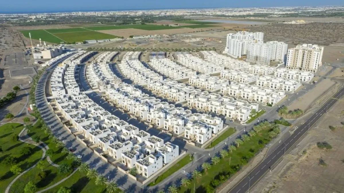 مؤشر العقارات العماني يصعد 16% في الربع الأول 2026