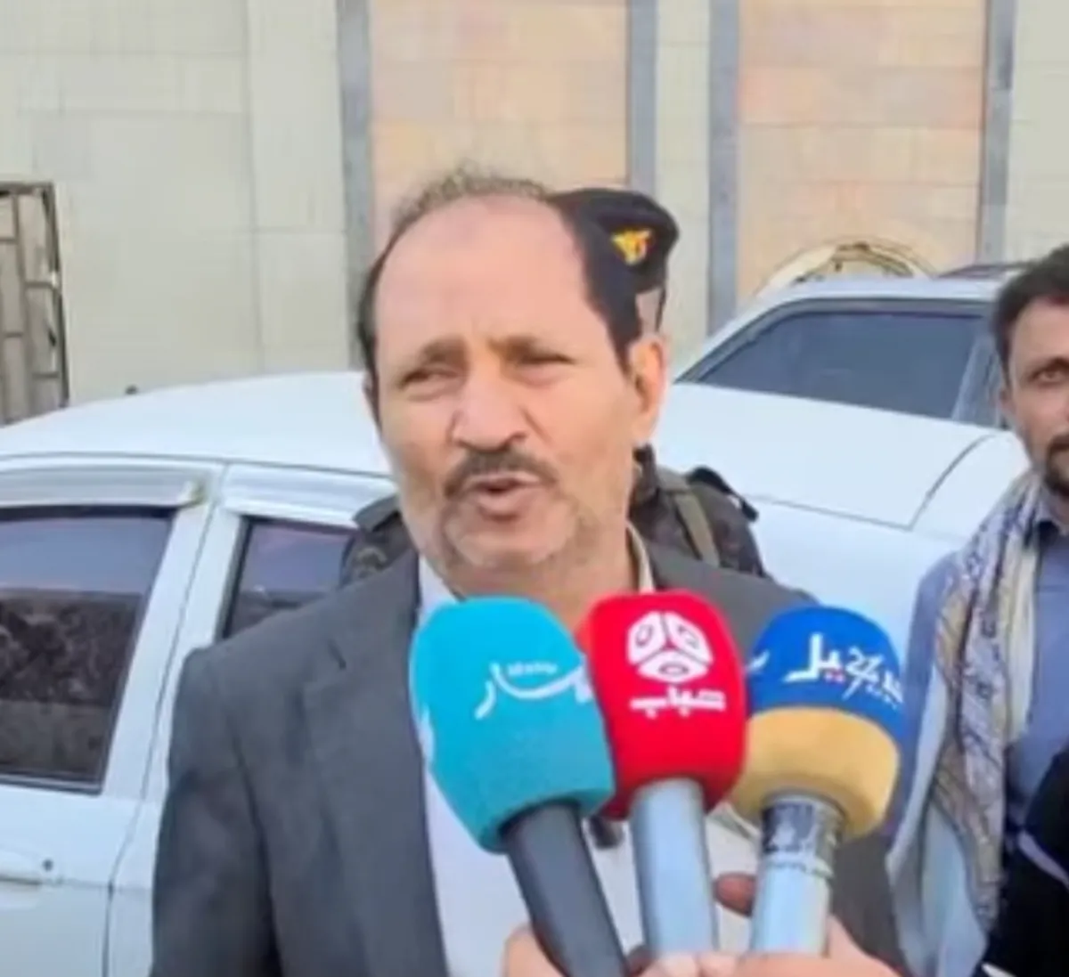 استقالة لجنة إخلاء المقرات تثير مخاوف من إغلاق ملف المنازل المغتصبة من قبل الإصلاح في تعز