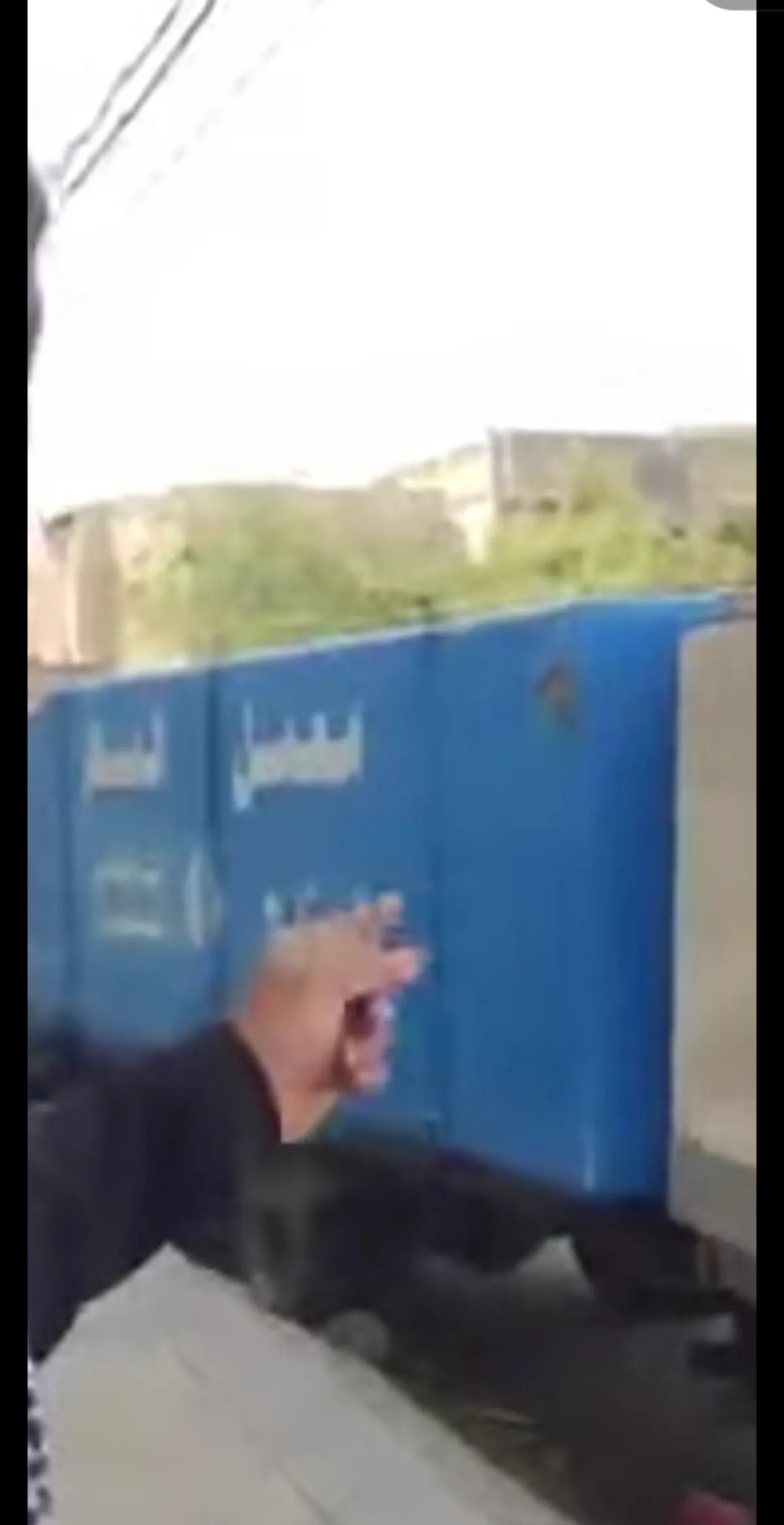 محور تعز يهدد بإحراق دينّة ثلج بسبب منافسة الأسعار