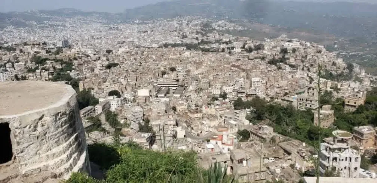 الحوثيون يكثفون إجراءاتهم الأمنية والعسكرية في إب ويعززون مواقعهم قرب الجبهات