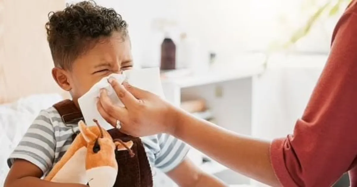 نصائح لحماية الأطفال من الإنفلونزا والفيروس المخلوي