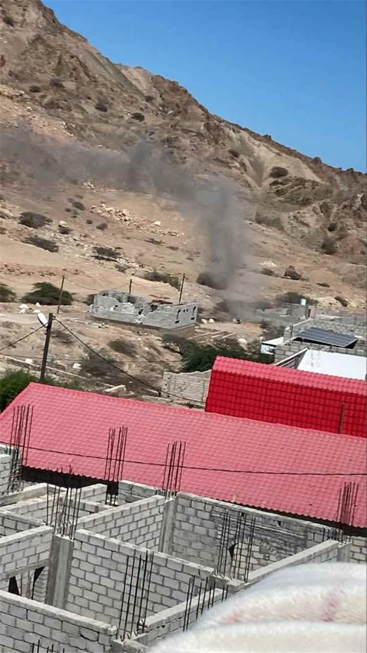 غارة جوية بطائرة مسيرة تستهدف سيارة في المكلا